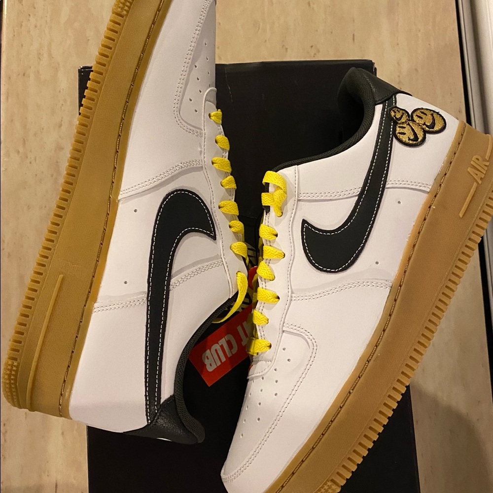 MEN'S NIKE AIR FORCE 1 '07 LV8 EXTRA SMILE CASUAL SHOES SIZE 10